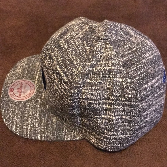 Mitchell & Ness New York Knicks Snapback Hat - Picture 2 of 4